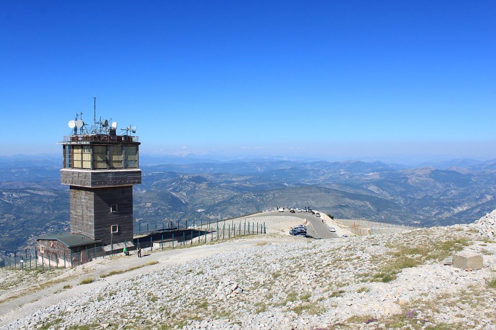 Le sommet du Mont Ventoux et son observatoire